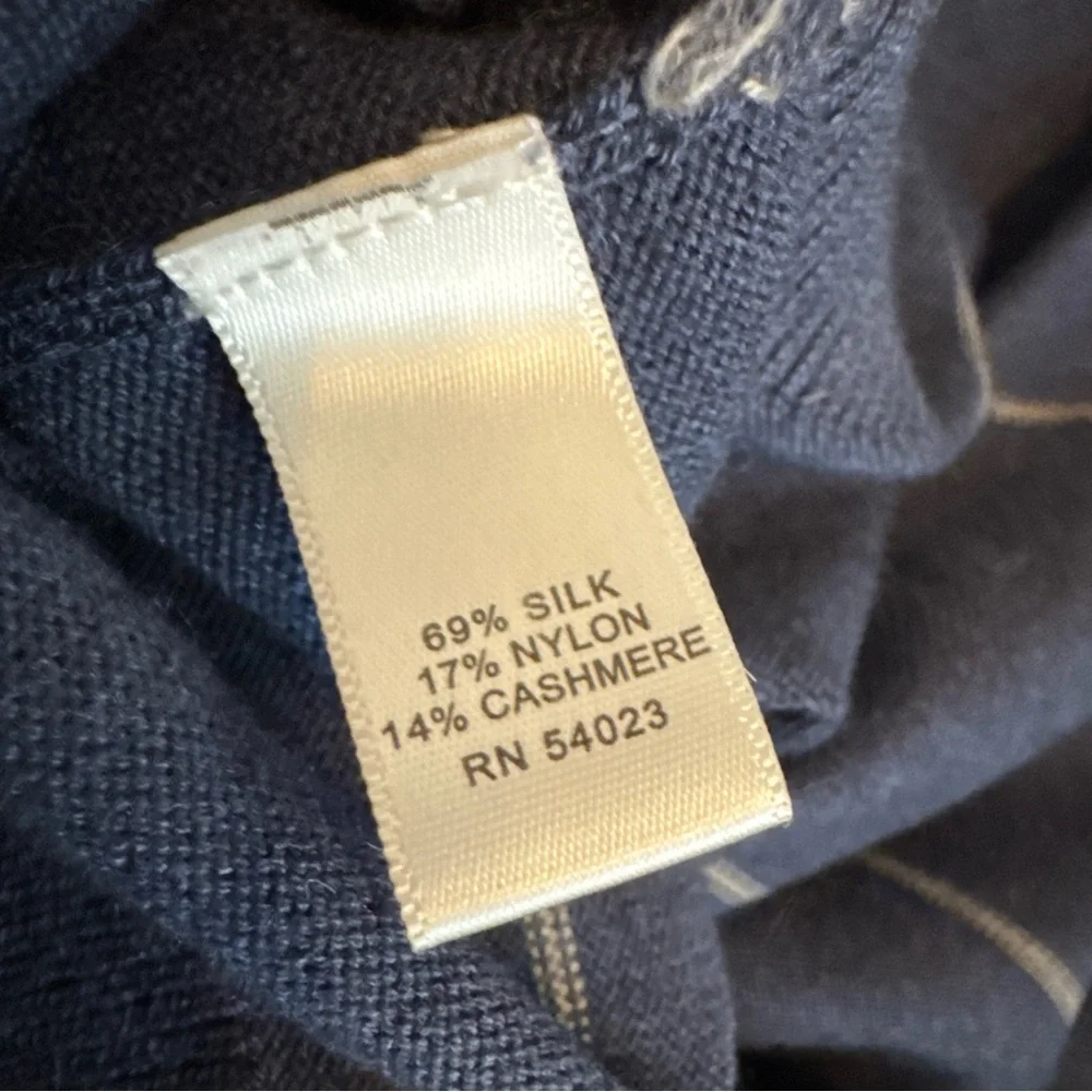 Banana Republic Blue Striped V-Neck Silk Cashmere Nylon Sweater Mens Size Medium